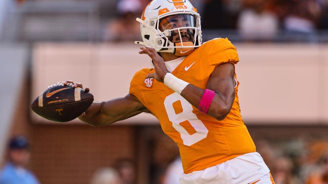 Tennessee Iamaleava Football 