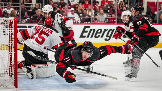 devils-hurricanes-game-1.jpg 