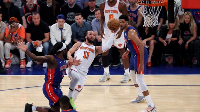 knicks-pistons-game-1-jalen-brunson.jpg 